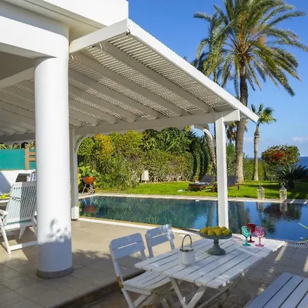 Protaras Beachfront Art וילה פאראלימני