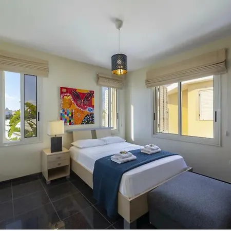 וילה Protaras Beachfront Art פאראלימני
